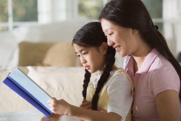 Bắt gặp cảnh nhạy cảm trong phòng con gái lúc nửa đêm, bà mẹ mới đầu hốt hoảng nhưng rồi có phản ứng trên cả tuyệt vời-1