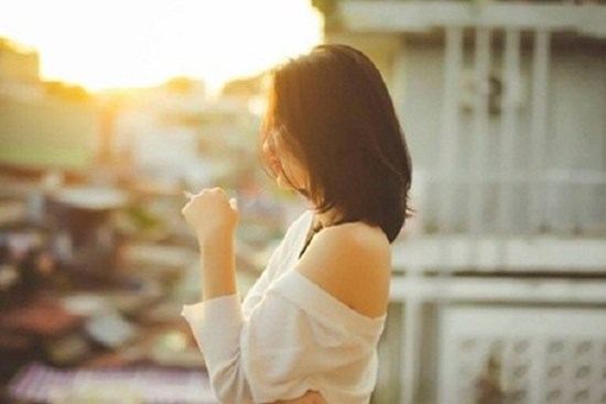 Về nhà mang theo hương nước hoa của người phụ nữ khác, cô vợ đón chồng bằng nụ cười và câu nói cả đời khó quên
