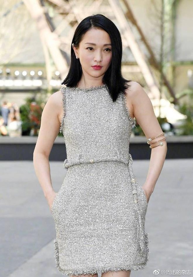 Châu Tấn bị chê diện đồ Chanel kém sang, trông như bà già ở sân bay-1