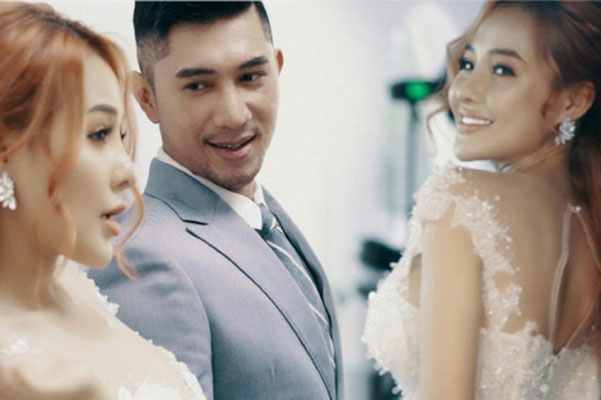 Lương Bằng Quang và Ngân 98 hứng gạch đá vì livestream nhạy cảm trên giường, đã thế còn thiếu vải-4