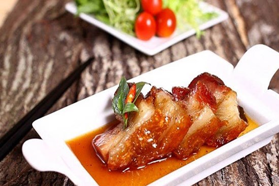 Bật mí bí quyết nấu thịt ba chỉ mềm tan từ đầu bếp chuyên nghiệp