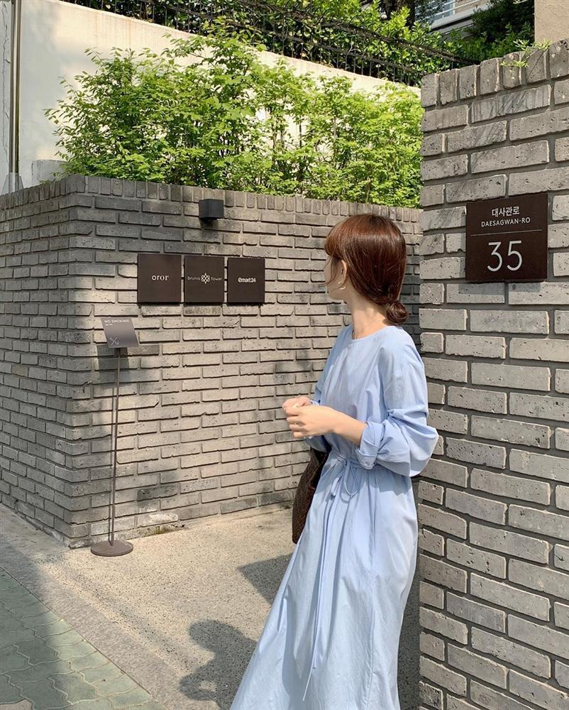 Nắng nóng kinh hoàng, nàng công sở muốn diện váy cho mát thì hãy ưu tiên 5 kiểu thanh lịch và xinh tươi hết ý sau-5