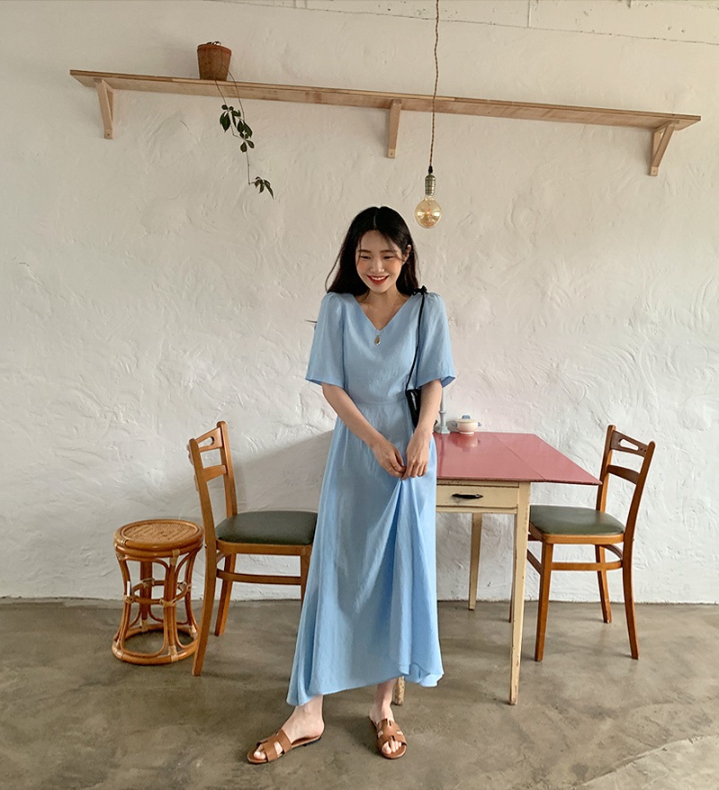 Nắng nóng kinh hoàng, nàng công sở muốn diện váy cho mát thì hãy ưu tiên 5 kiểu thanh lịch và xinh tươi hết ý sau-7