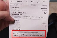 Mua đồ uống thiếu tiền, chàng trai 'rớt nước mắt' vì hành động của nữ nhân viên, tờ hóa đơn càng gây bất ngờ
