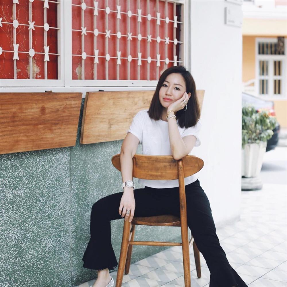 Nàng CEO chia sẻ 2 công thức giúp chị em ngoài 30 tỏa sáng mọi góc nhìn: Đồ basic không thể thiếu, những lúc cần hở phải thật tinh tế-2