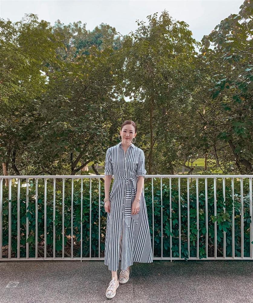 Nàng CEO chia sẻ 2 công thức giúp chị em ngoài 30 tỏa sáng mọi góc nhìn: Đồ basic không thể thiếu, những lúc cần hở phải thật tinh tế-12