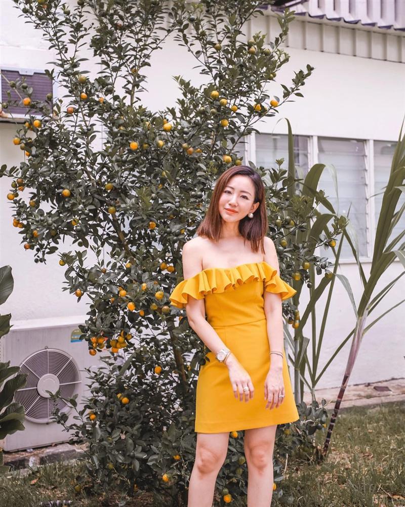 Nàng CEO chia sẻ 2 công thức giúp chị em ngoài 30 tỏa sáng mọi góc nhìn: Đồ basic không thể thiếu, những lúc cần hở phải thật tinh tế-20