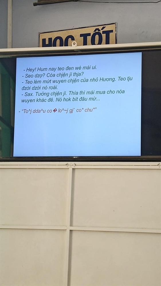 Té ngửa cảnh cô giáo bắt học trò dịch tiếng Việt ra tiếng Việt, dân mạng xem thôi cũng thấy rối não-1