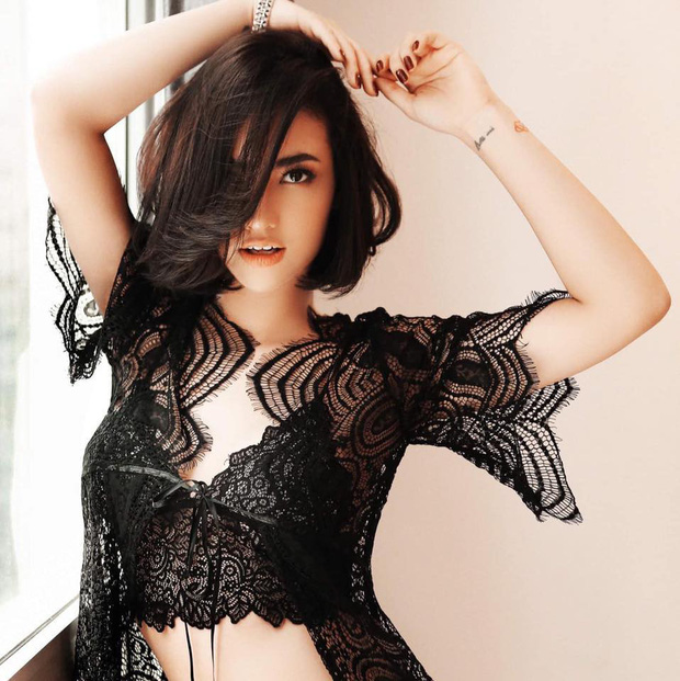 Hồng Quế gây sốc khi diện bikini nhỏ xíu, lộ cả phần nhạy cảm và hình xăm kín-6