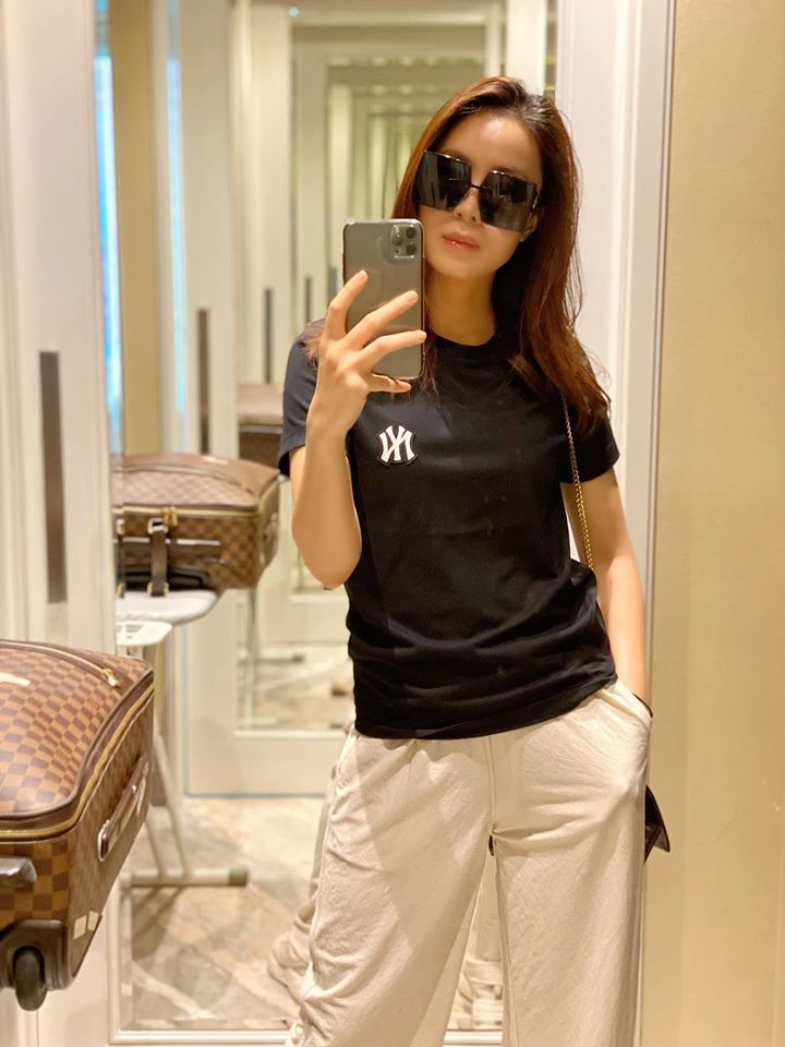 Hồng Diễm lên phim thì ăn vận nhạt nhòa nhưng ngoài đời lại có cả kho bí kíp ăn diện vừa đẹp vừa mát cho nàng công sở-12