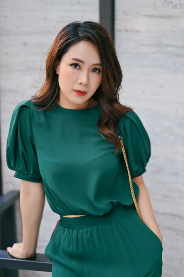 Hồng Diễm lên phim thì ăn vận nhạt nhòa nhưng ngoài đời lại có cả kho bí kíp ăn diện vừa đẹp vừa mát cho nàng công sở-13