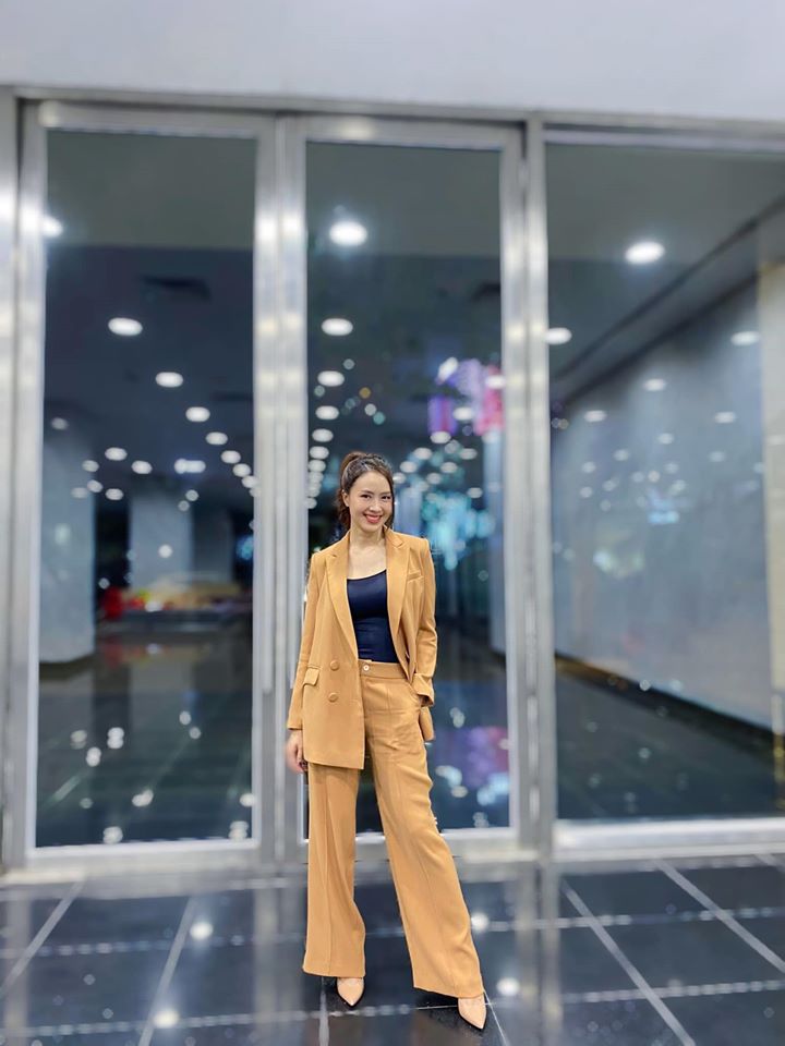 Hồng Diễm lên phim thì ăn vận nhạt nhòa nhưng ngoài đời lại có cả kho bí kíp ăn diện vừa đẹp vừa mát cho nàng công sở-6