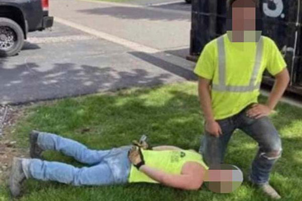 Apple Store quây kín ván gỗ bên ngoài để tránh bị người biểu tình hôi của-7