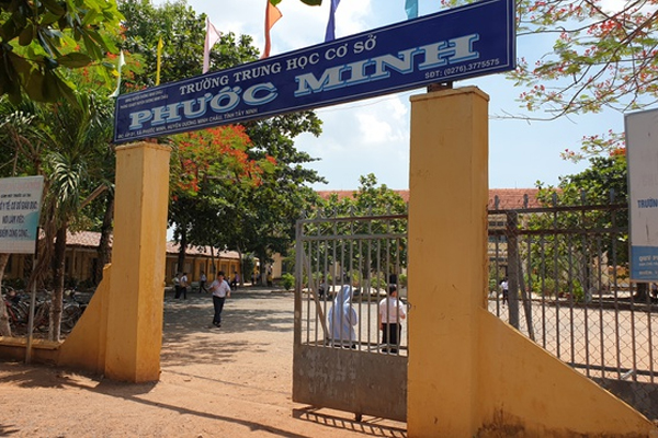 Thầy giáo sàm sỡ 2 nữ sinh tiểu học tại nhà vệ sinh và cuộc ngã giá 100 triệu đồng-3