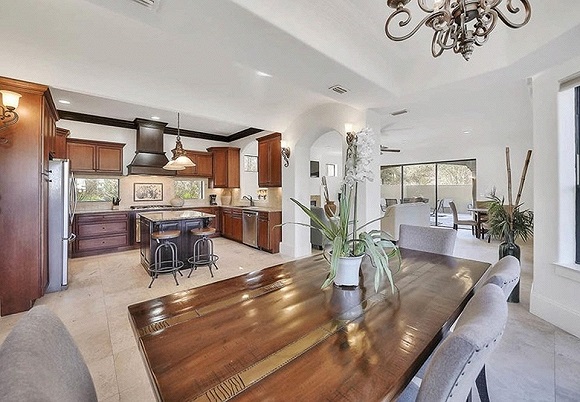 Biệt thự triệu đô sát bờ biển của ca sĩ Hồng Ngọc: Quà sinh nhật chồng tặng, sang - xịn như resort 5 sao-4