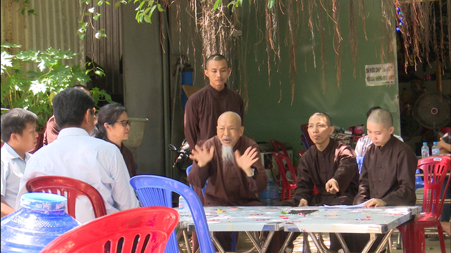 Tịnh Thất Bồng Lai: Từ hiện tượng trên sóng truyền hình đến sư thầy khoe body 6 múi ở resort hạng sang dù đang bị điều tra-4