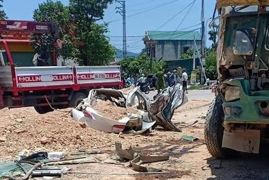 Danh tính nạn nhân thiệt mạng vụ xe tải chở đất đè bẹp xe con, 4 người thương vong