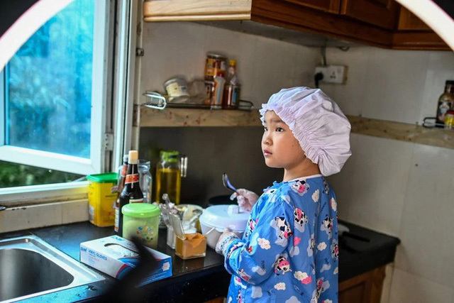 Đầu bếp 8 tuổi kinh doanh riêng, có hàng nghìn fan trên mạng-1