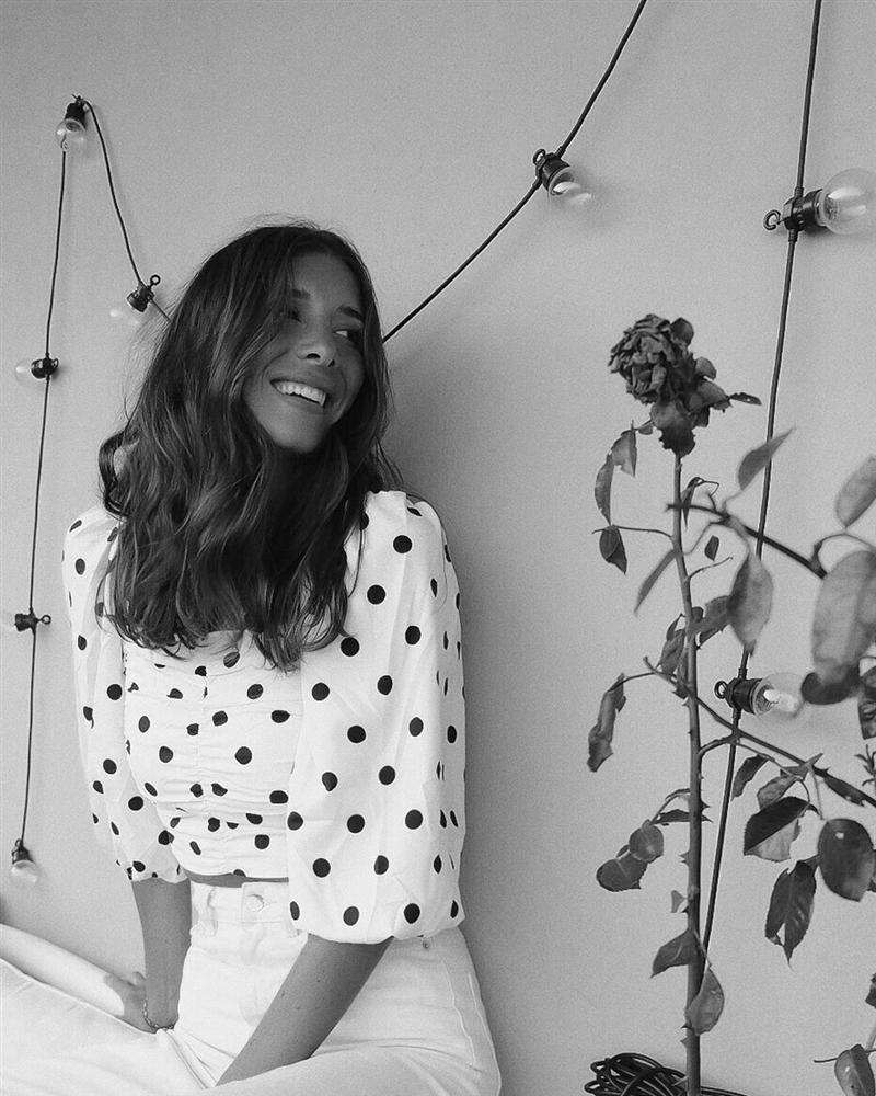 Chị em sẽ không thể kìm lòng được trước đồ chấm bi, sau khi thấy phụ nữ Pháp diện đẹp và sang quá mức quy định thế này-7