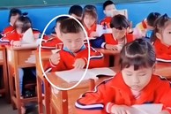 Học mãi mà kiến thức không chịu vào đầu, cậu bé tiểu học có pha xử lý khiến cô giáo cười nắc nẻ, vội vàng quay lại clip