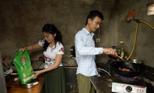 Cô dâu 46 tuổi kết hôn với chú rể 23 tuổi chỉ sau 60 ngày quen nhau giờ ra sao?-3