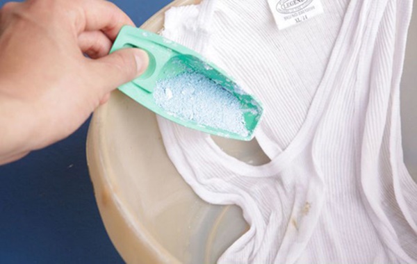 Dầu mỡ bắn vào quần áo khi nấu ăn là không tránh khỏi, đây là cách khiến nó biến mất không dấu vết-9