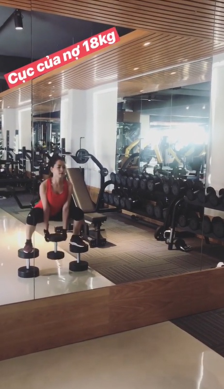 Chi Pu mỗi ngày làm gì để sở hữu đường cong quyến rũ?-6