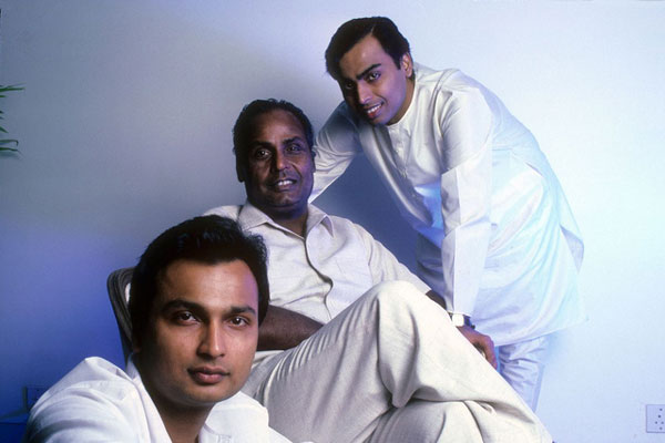 Sự thật về người đàn ông bị nghi là thủ phạm cho voi mẹ ăn trái dứa có thuốc nổ để rồi chết đứng trên sông-4