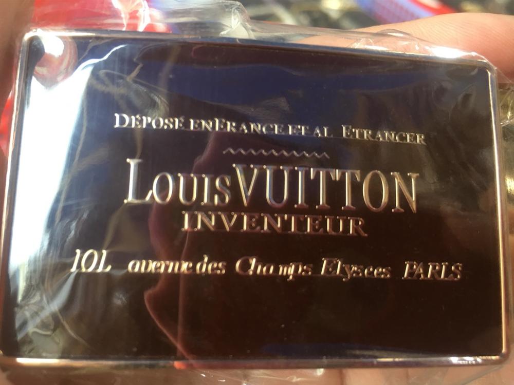 Đột kích Ninh Hiệp, lộ kho hàng hiệu Louis Vuitton, Gucci... 20 ngàn-2