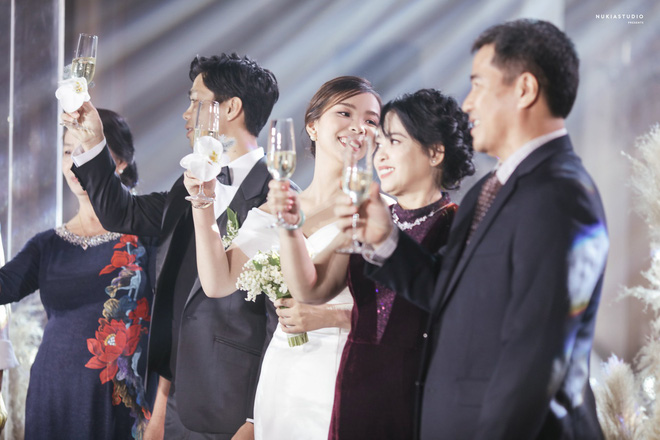 Công Phượng lần đầu lên tiếng sau lễ đính hôn, khoe ảnh cưới đẹp lung linh-2