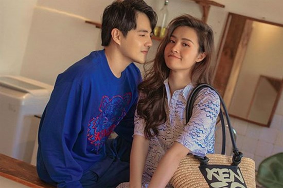 Đông Nhi khoe bụng bầu tròn trịa thấy rõ, nhan sắc ở tháng thứ 4 thai kỳ gây chú ý
