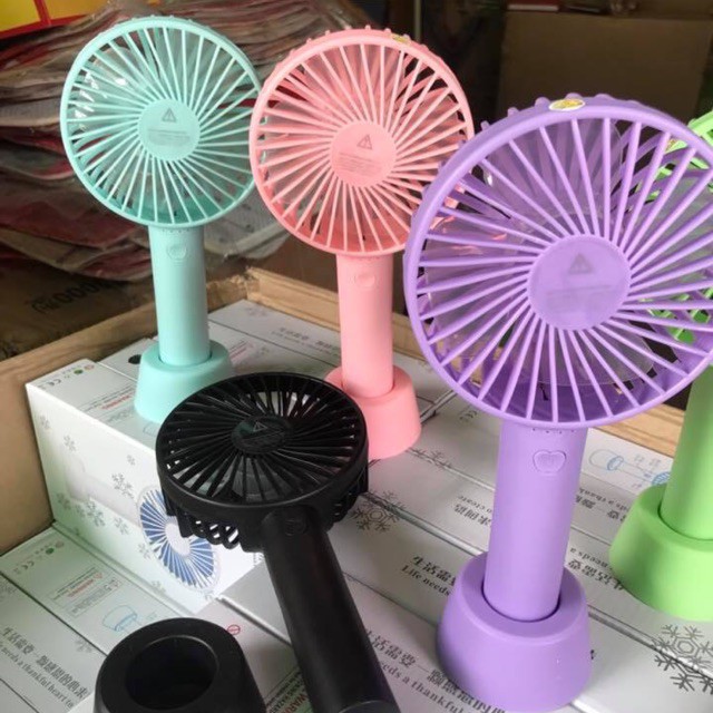 Tràn ngập chợ mạng các loại quạt sạc mini cầm tay giá siêu rẻ, món đồ làm mát tưởng vô hại mà tiềm ẩn nhiều nguy hiểm-2