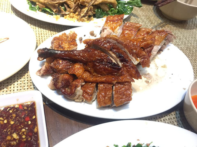 Chồng đi làm về thấy đĩa vịt nướng trên bàn thì lớn tiếng chửi mắng, vợ quay đầu giải quyết vấn đề khiến anh ta hối hận không kịp-1