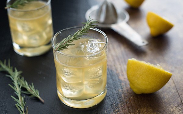 Siêu mẫu 89 tuổi gây sốt vì thân hình săn chắc khiến gái trẻ phải khóc thét: Bí quyết trẻ mãi không già của bà đơn giản và rẻ tiền đến không ngờ-8