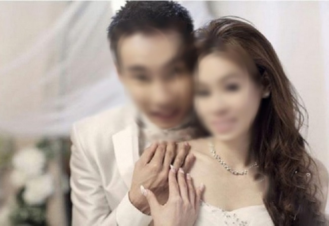 Bất ngờ gặp chồng dẫn người tình đi mua nhẫn, vợ thản nhiên như không nhưng động thái phía sau của cô mới thật sự khiến anh sốc ngất-1