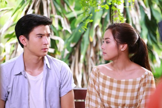 Bất ngờ gặp chồng dẫn người tình đi mua nhẫn, vợ thản nhiên như không nhưng động thái phía sau của cô mới thật sự khiến anh sốc ngất