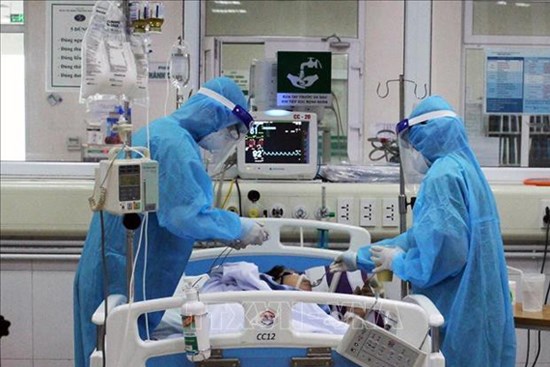 Phi công Anh có thể bị những đợt nhiễm trùng mới, chuẩn bị ghép phổi khi đủ điều kiện