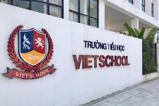 Phụ huynh một trường tiểu học ở Hà Nội tố bị trường gửi email 