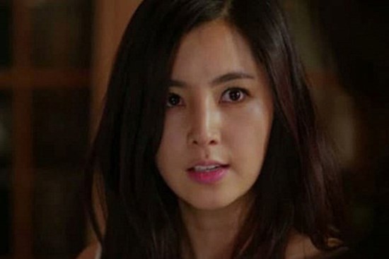 Nghe tiếng bạn thân vọng ra từ phòng tắm, tôi giật mình sửng sốt và rồi chết sững trước câu chuyện sau đó của chồng