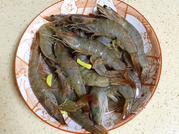 Rang, rim mãi cũng chán, đem tôm sốt cà chua kiểu này cơm nấu nhiều lại nhanh hết-1