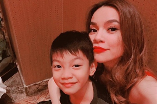 Che chắn kĩ lưỡng, Hà Hồ vẫn lộ bụng bầu lớn thấy rõ trong lần gặp xuất hiện mới nhất cùng Kim Lý-5