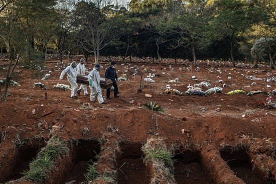 Trong lúc ai cũng hướng về biểu tình tại Mỹ, Covid-19 đã lây lan với tốc độ nhanh bậc nhất từ trước đến nay