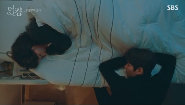 Quân vương bất diệt tập 15: Tan chảy” vì khoảnh khắc ngọt ngào của Lee Min Ho và Kim Go Eun sau khi trở về từ cõi chết-4