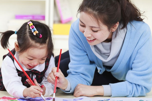 Thói quen gây hại cho mọi đứa trẻ mà bố mẹ nào cũng từng mắc phải, thậm chí còn làm hàng ngày vì nghĩ đó là thương con-4