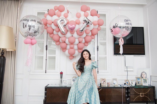 3 mỹ nhân lấy đại gia hơn tuổi: Nhìn cuộc sống trong biệt thự tiền tỷ khiến ai cũng mơ-20