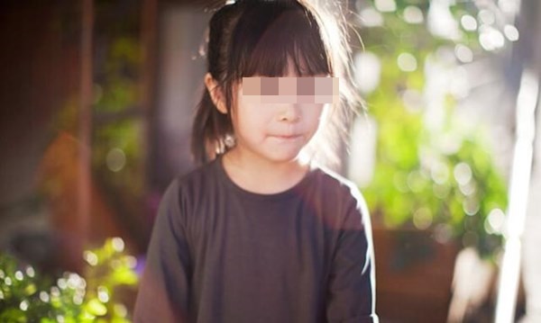Con gái 5 tuổi liên tục kêu đau ngực, bố mẹ bàng hoàng khi bác sĩ kết luận trẻ dậy thì sớm vì những món đồ vật có sẵn trong nhà-1