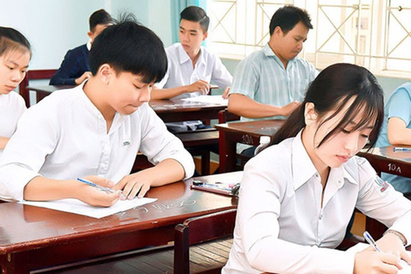 Chưa tốt nghiệp THPT đã nhận giấy báo trúng tuyển đại học-2