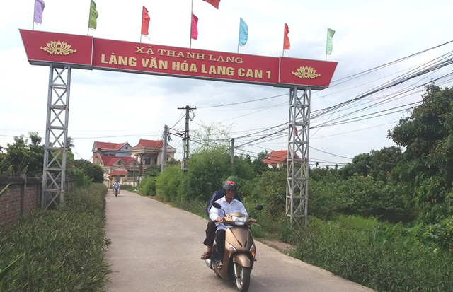 Nhói lòng những vòng hoa trắng tiếc thương nam sinh viên năm cuối gặp nạn trên đường về quê-8