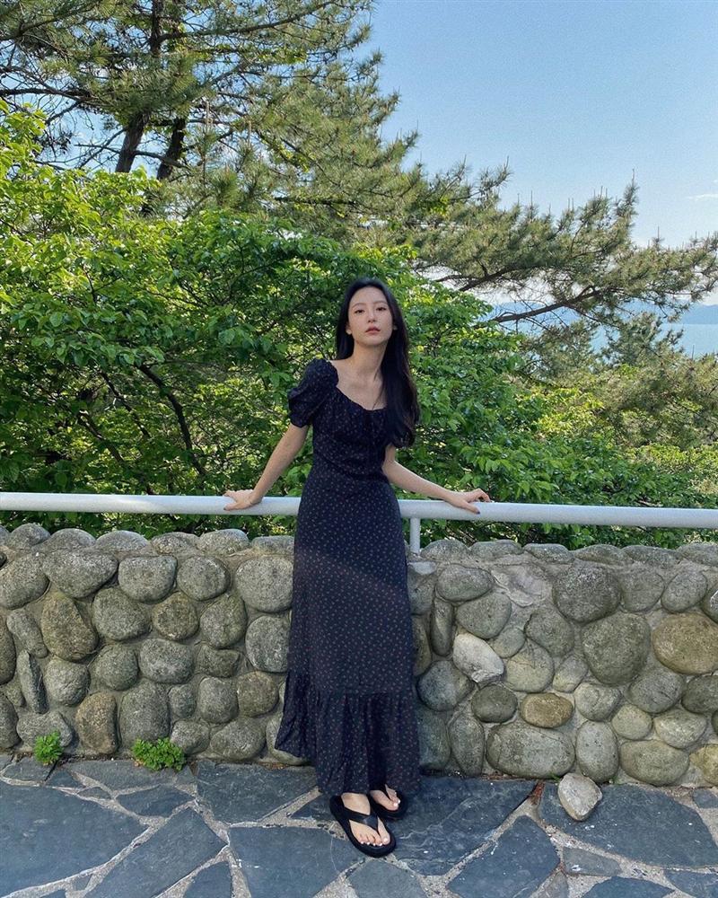 4 kiểu trang phục khiến mọi nhược điểm vóc dáng bị lu mờ, trông bạn như gầy đi vài kilogram khi diện-10