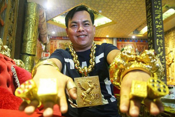 Xét xử sơ thẩm Phúc XO cùng 12 đồng phạm: Bị cáo Phúc thừa nhận thu lợi 600 triệu đồng nhưng vẫn có phần oan uổng-27